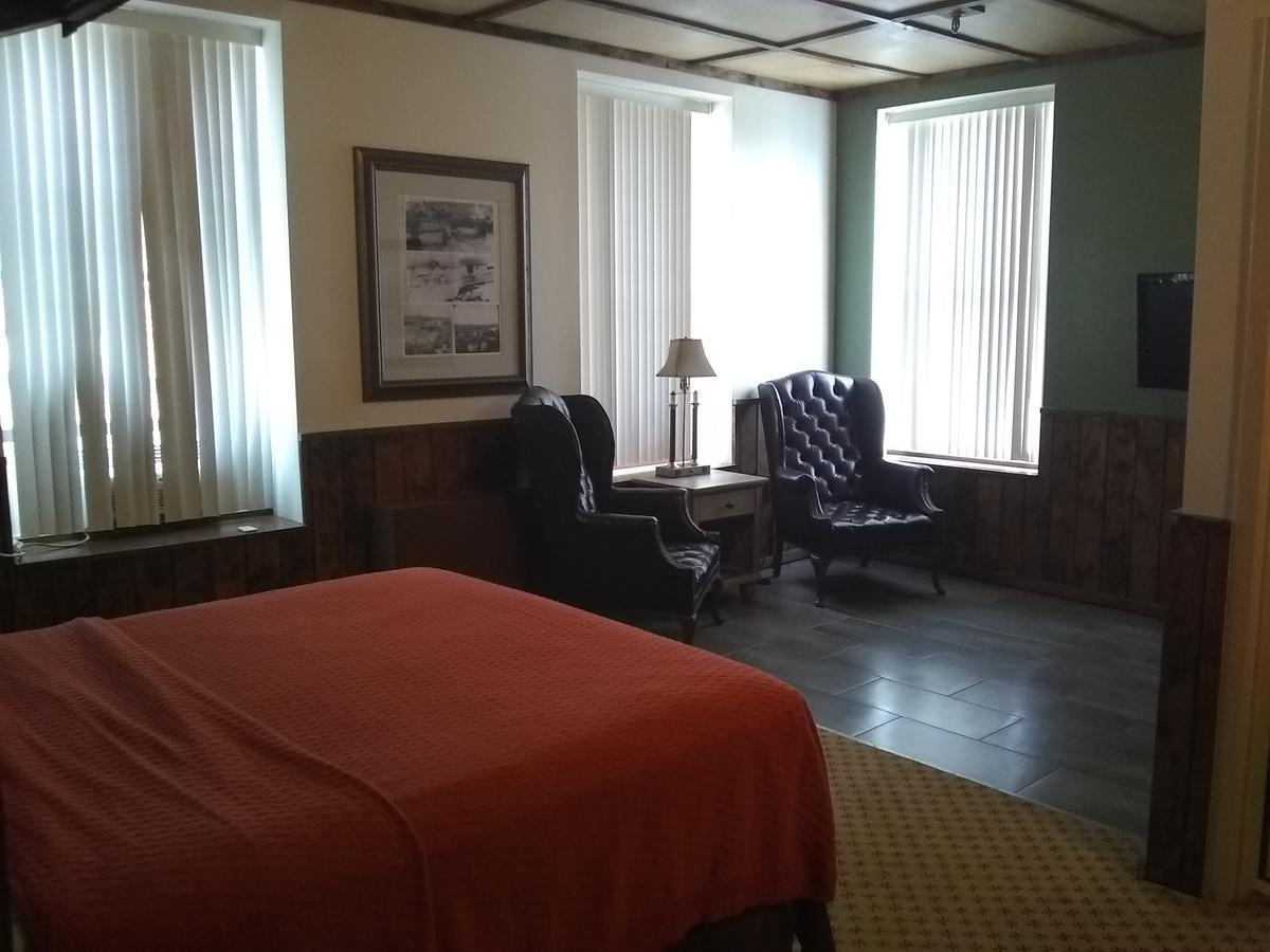 The Charles Inn Бангор Екстериор снимка