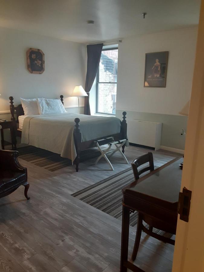 The Charles Inn Бангор Екстериор снимка